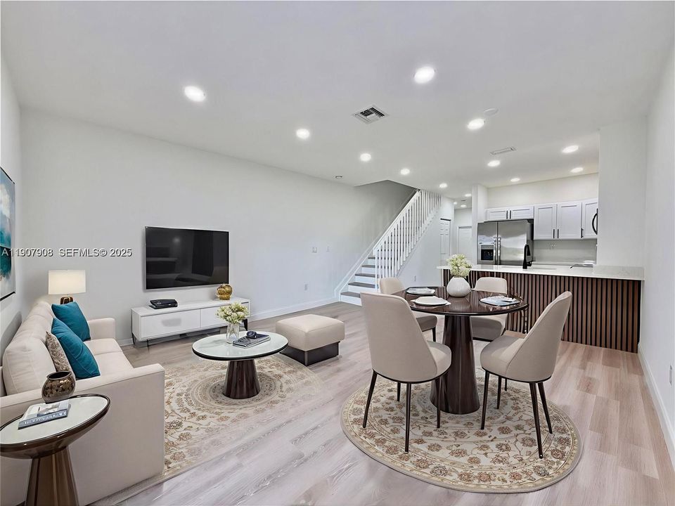 На продажу: $399,999 (3 спален, 3 ванн, 1528 Квадратных фут)