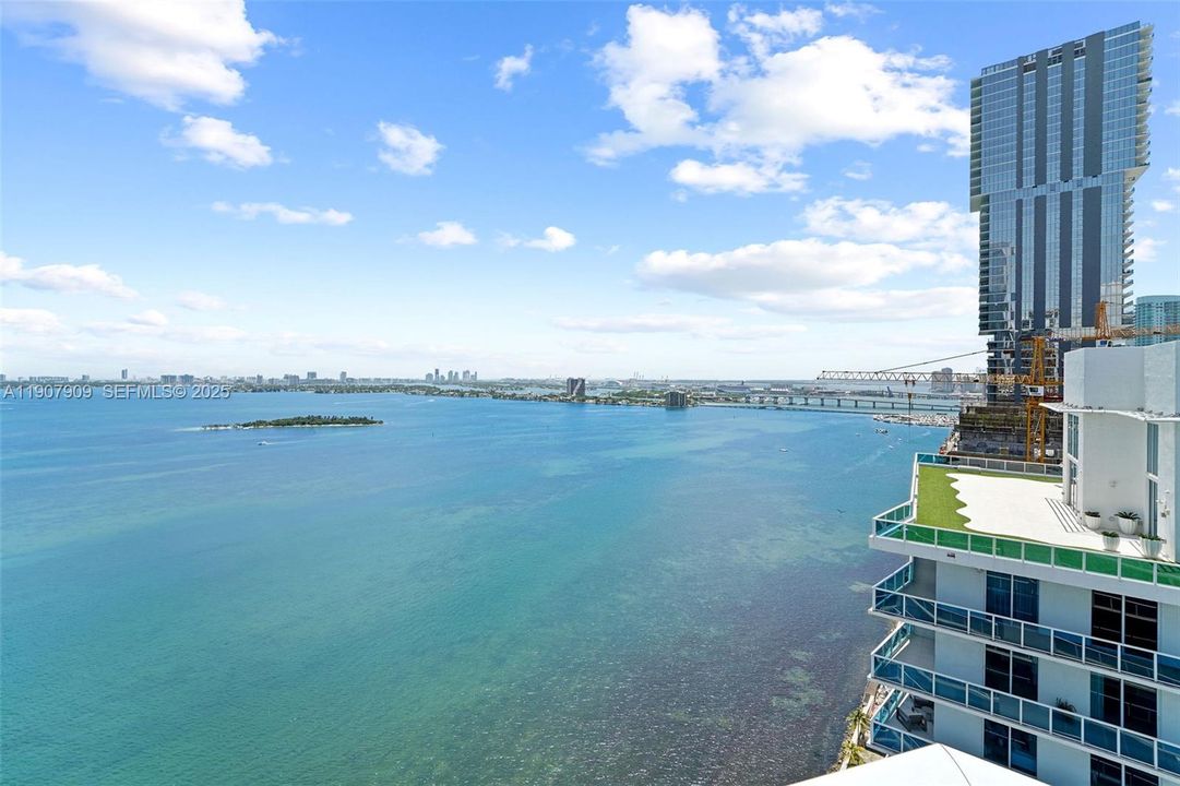 合同活跃: $6,350 (2 贝兹, 2 浴室, 1770 平方英尺)