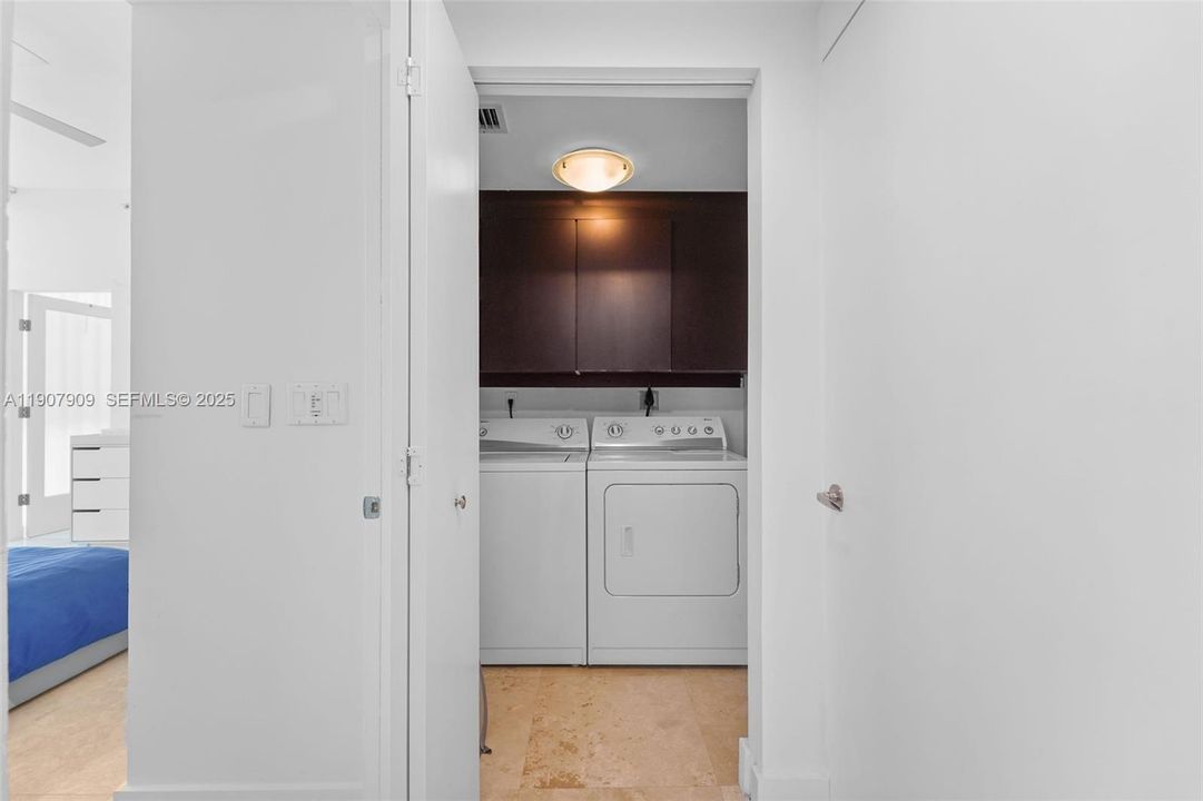 合同活跃: $6,350 (2 贝兹, 2 浴室, 1770 平方英尺)