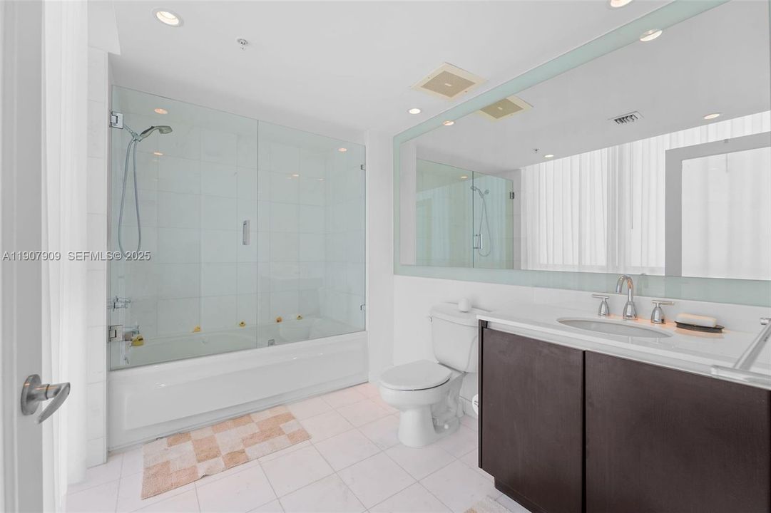 合同活跃: $6,350 (2 贝兹, 2 浴室, 1770 平方英尺)