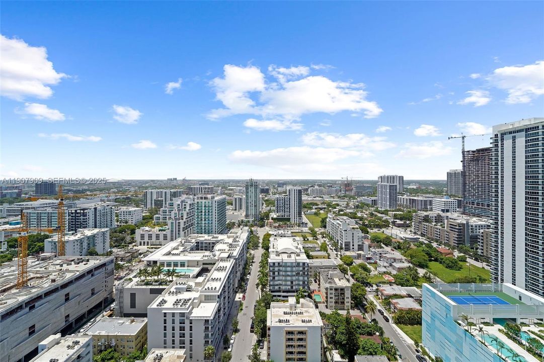 合同活跃: $6,350 (2 贝兹, 2 浴室, 1770 平方英尺)