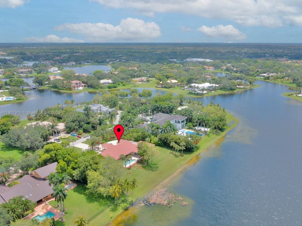 Activo con contrato: $2,990,000 (7 camas, 5 baños, 4191 Pies cuadrados)