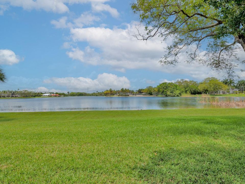 Activo con contrato: $2,990,000 (7 camas, 5 baños, 4191 Pies cuadrados)