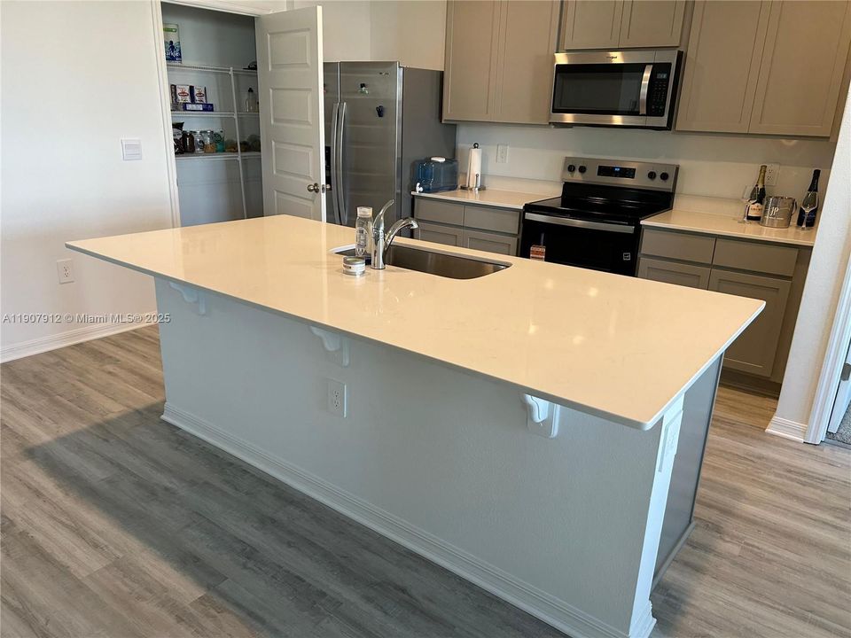 For Rent: $2,100 (3 beds, 2 baths, 0 Square Feet)