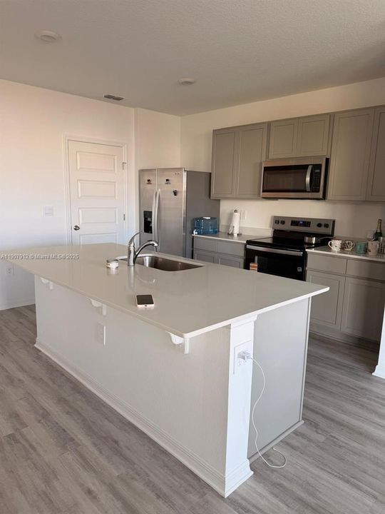 For Rent: $2,100 (3 beds, 2 baths, 0 Square Feet)