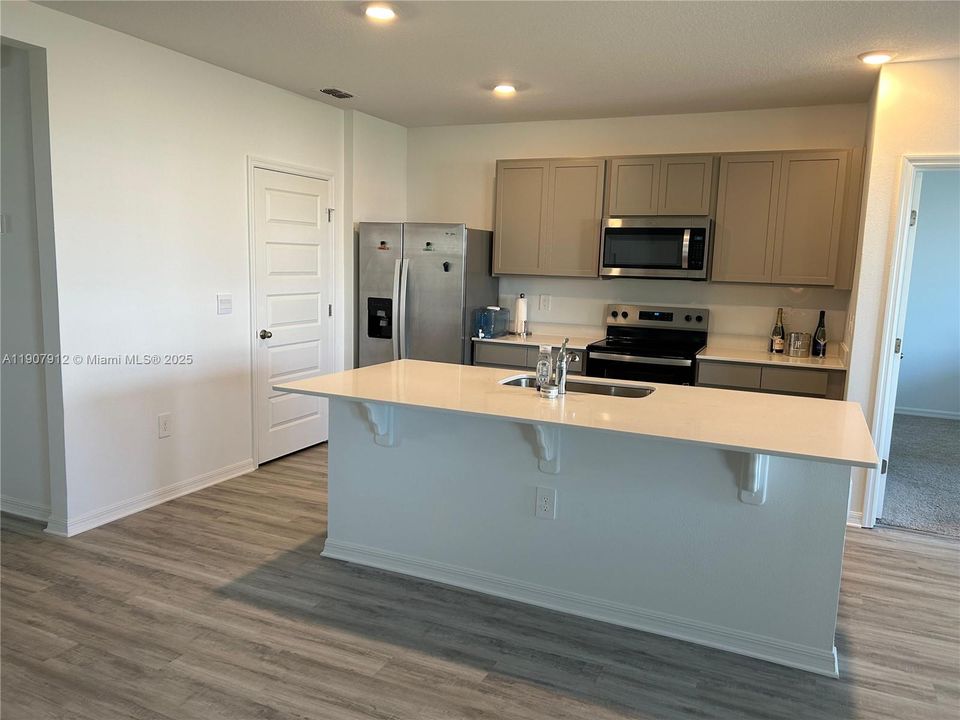 For Rent: $2,100 (3 beds, 2 baths, 0 Square Feet)