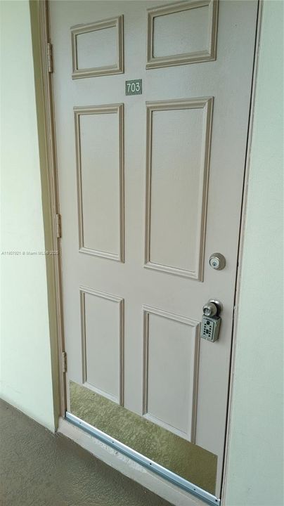 Active With Contract: $1,650 (2 beds, 2 baths, 900 Square Feet)