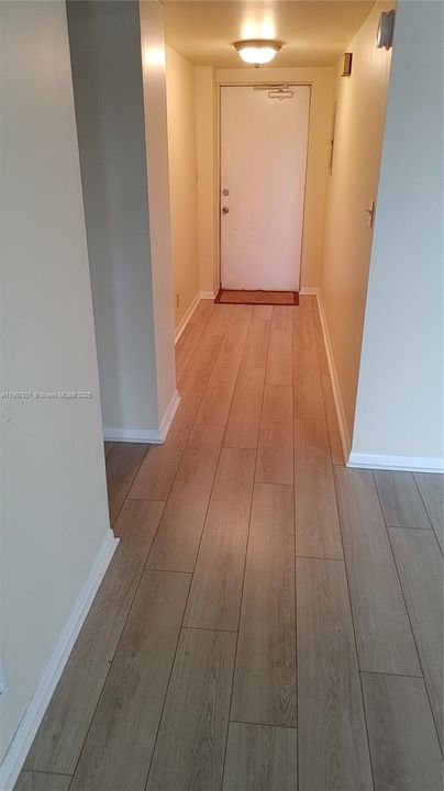 Active With Contract: $1,650 (2 beds, 2 baths, 900 Square Feet)