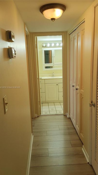 Active With Contract: $1,650 (2 beds, 2 baths, 900 Square Feet)