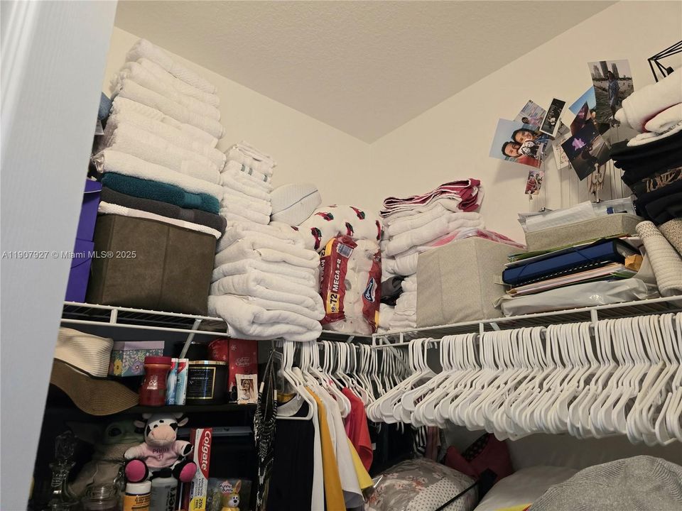 For Sale: $559,000 (3 beds, 3 baths, 1760 Square Feet)