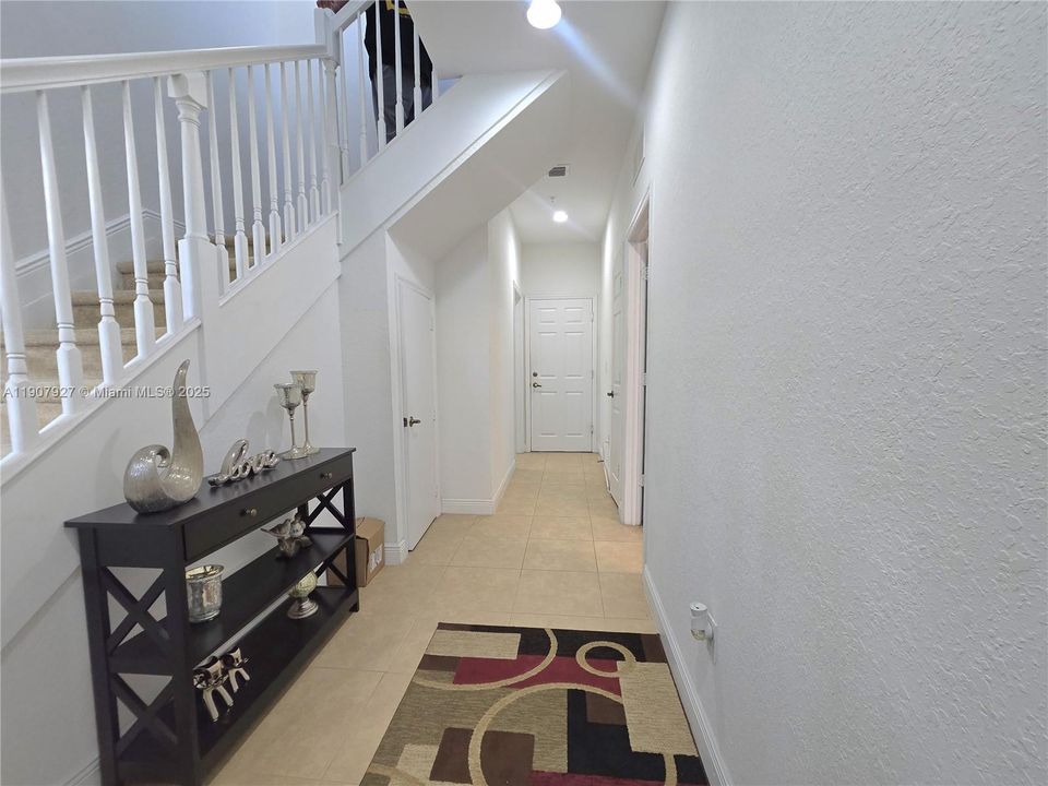 For Sale: $559,000 (3 beds, 3 baths, 1760 Square Feet)