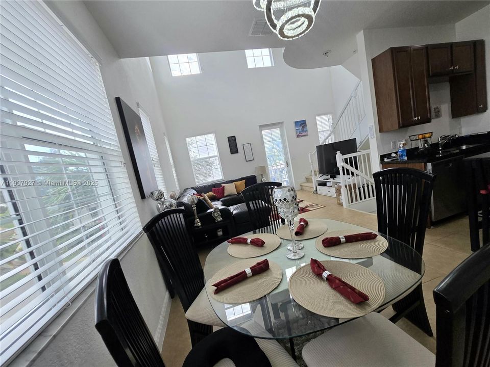 For Sale: $559,000 (3 beds, 3 baths, 1760 Square Feet)