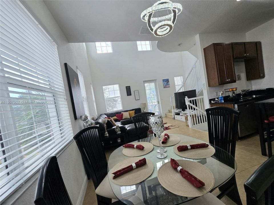 For Sale: $559,000 (3 beds, 3 baths, 1760 Square Feet)