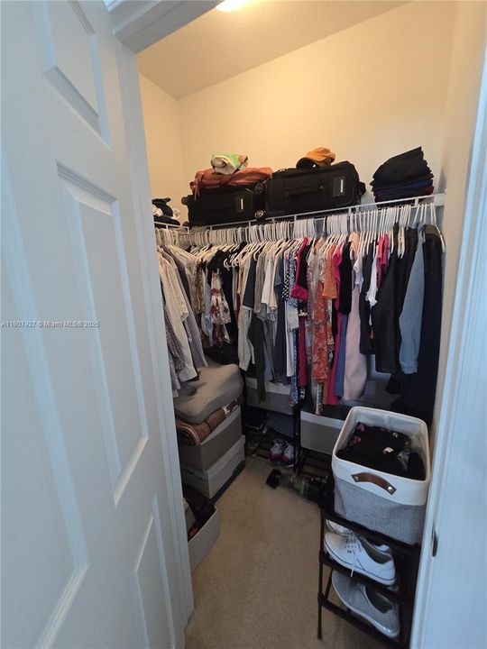 For Sale: $559,000 (3 beds, 3 baths, 1760 Square Feet)