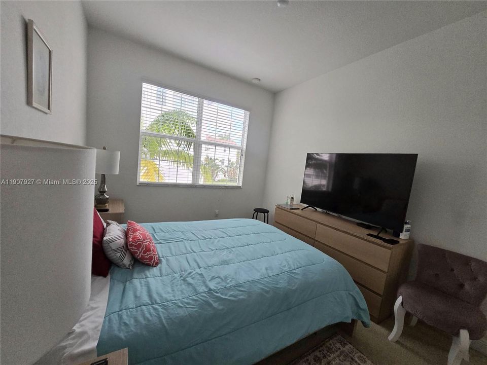 For Sale: $559,000 (3 beds, 3 baths, 1760 Square Feet)