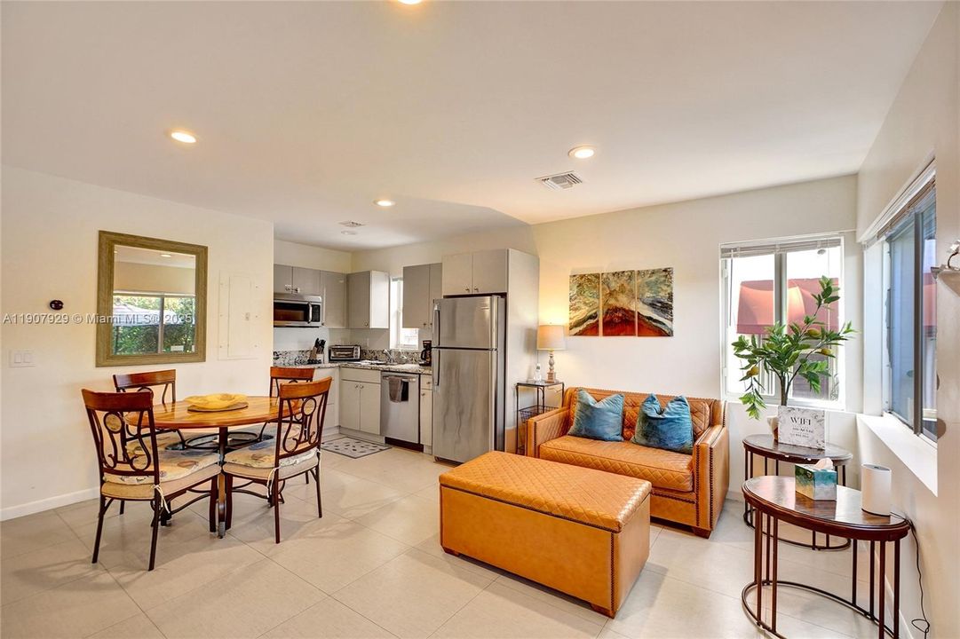 На продажу: $1,900,000 (0 спален, 0 ванн, 1700 Квадратных фут)