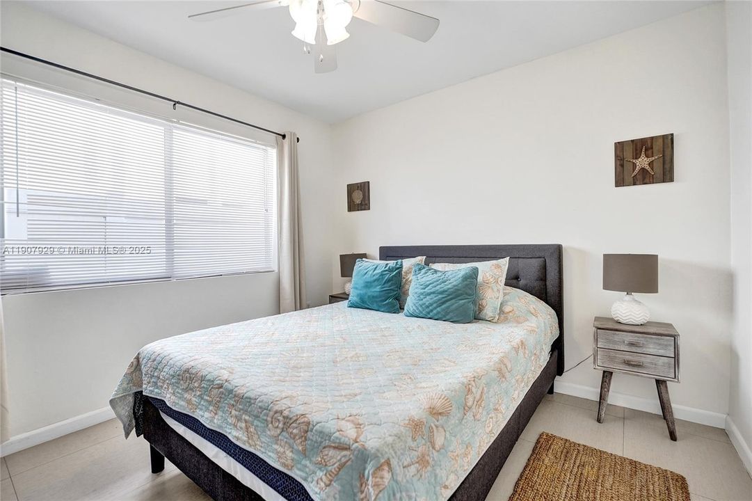 На продажу: $1,900,000 (0 спален, 0 ванн, 1700 Квадратных фут)