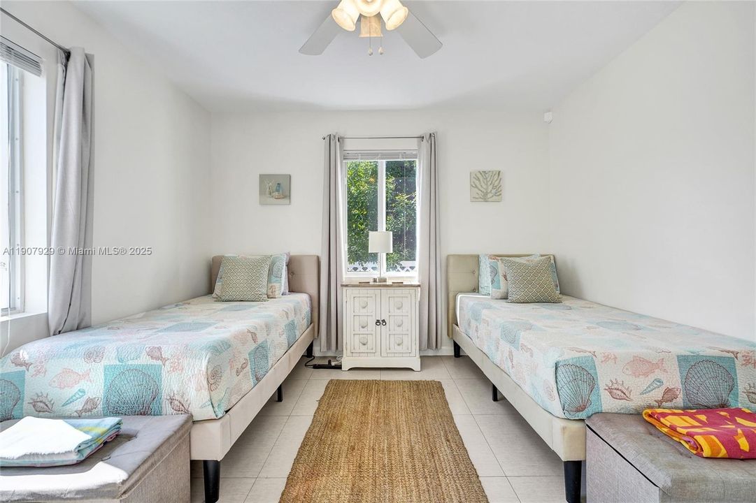 На продажу: $1,900,000 (0 спален, 0 ванн, 1700 Квадратных фут)