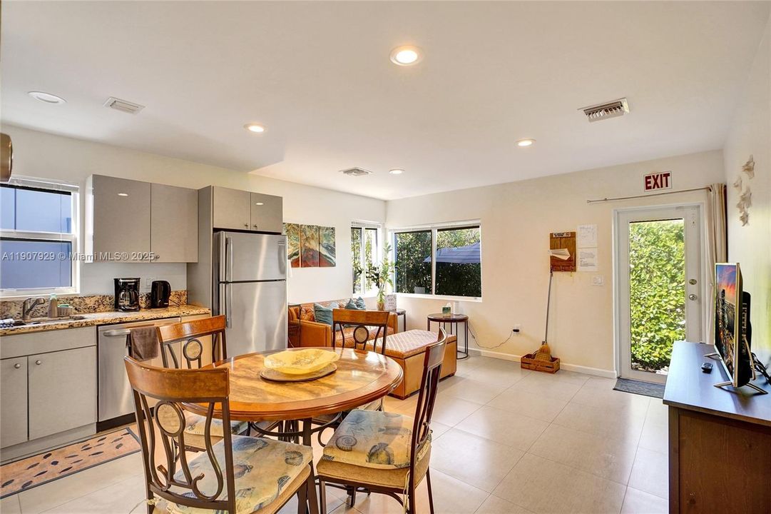 На продажу: $1,900,000 (0 спален, 0 ванн, 1700 Квадратных фут)