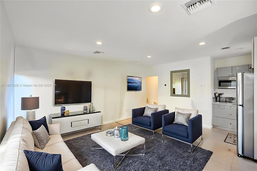 На продажу: $1,900,000 (0 спален, 0 ванн, 1700 Квадратных фут)