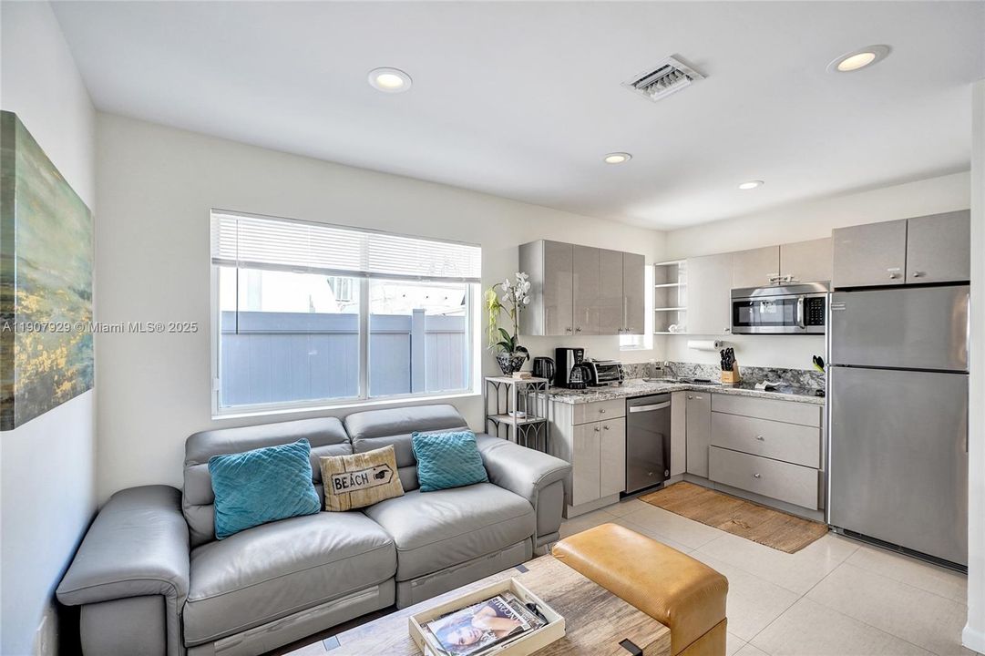 На продажу: $1,900,000 (0 спален, 0 ванн, 1700 Квадратных фут)