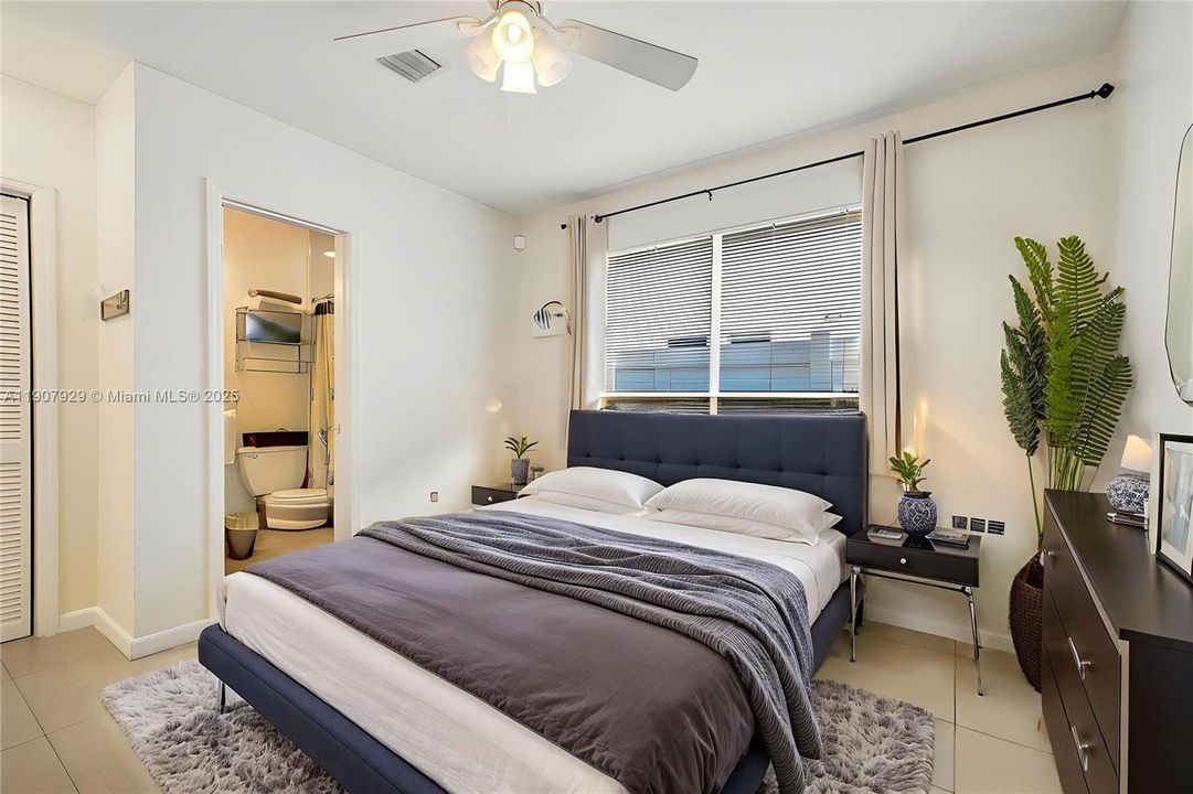 На продажу: $1,900,000 (0 спален, 0 ванн, 1700 Квадратных фут)