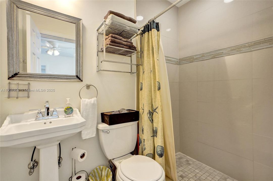 На продажу: $1,900,000 (0 спален, 0 ванн, 1700 Квадратных фут)