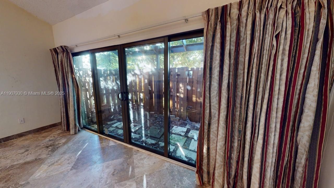 Private pati ideal for  dining or morning coffee surrounded by nature.