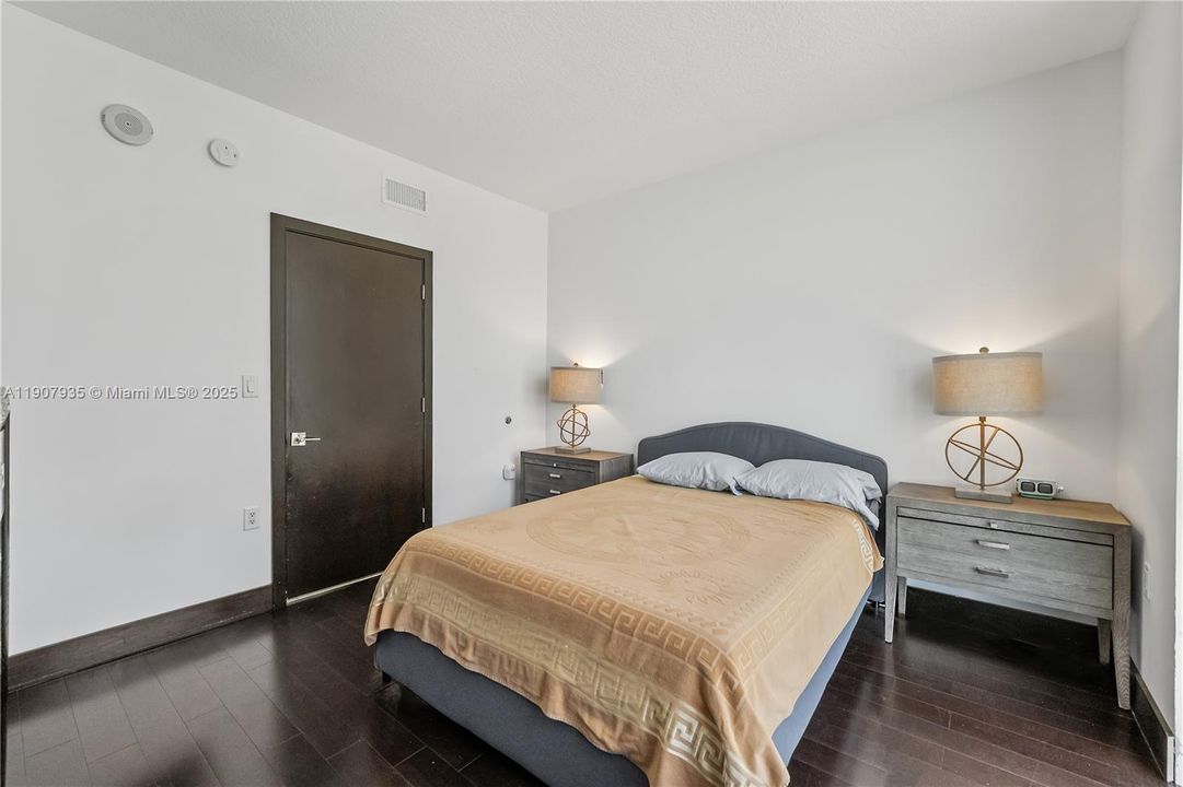 На продажу: $2,089,000 (3 спален, 3 ванн, 2383 Квадратных фут)