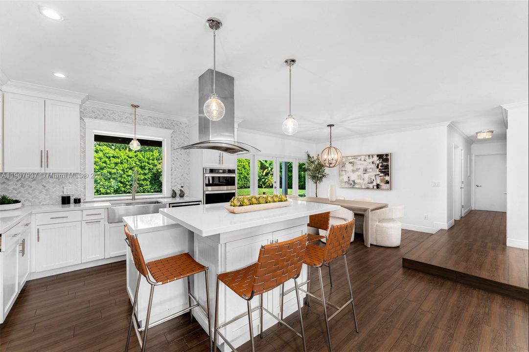 En Venta: $1,250,000 (4 camas, 3 baños, 2132 Pies cuadrados)