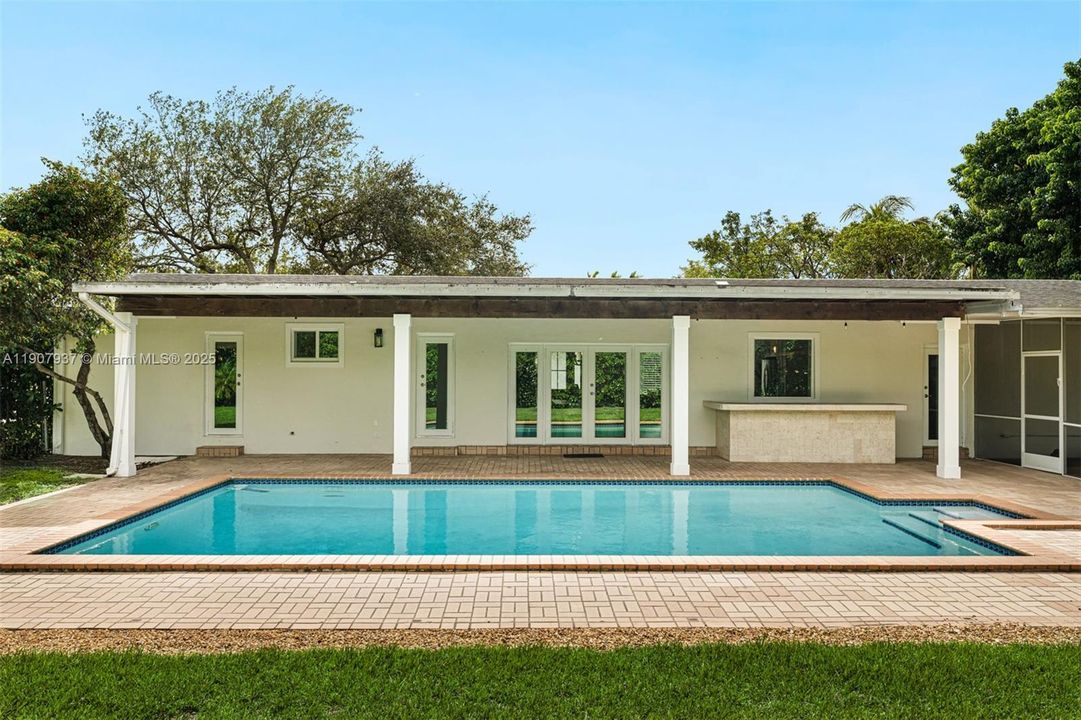 En Venta: $1,250,000 (4 camas, 3 baños, 2132 Pies cuadrados)