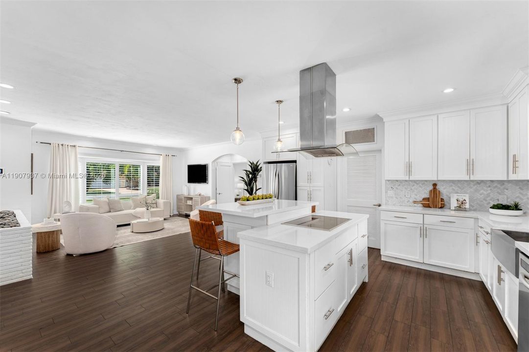 En Venta: $1,250,000 (4 camas, 3 baños, 2132 Pies cuadrados)