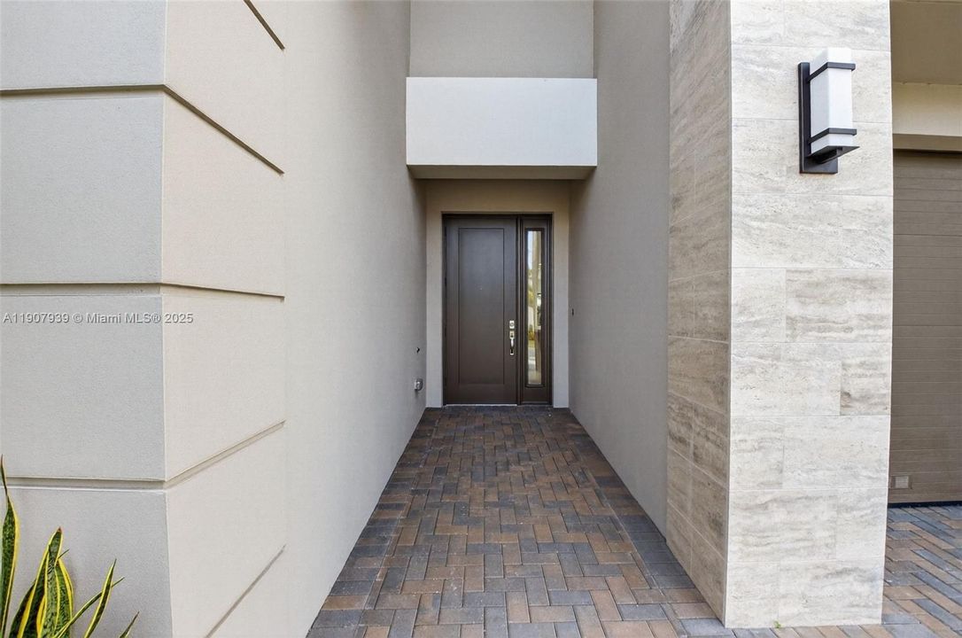 For Rent: $18,000 (5 beds, 7 baths, 4605 Square Feet)