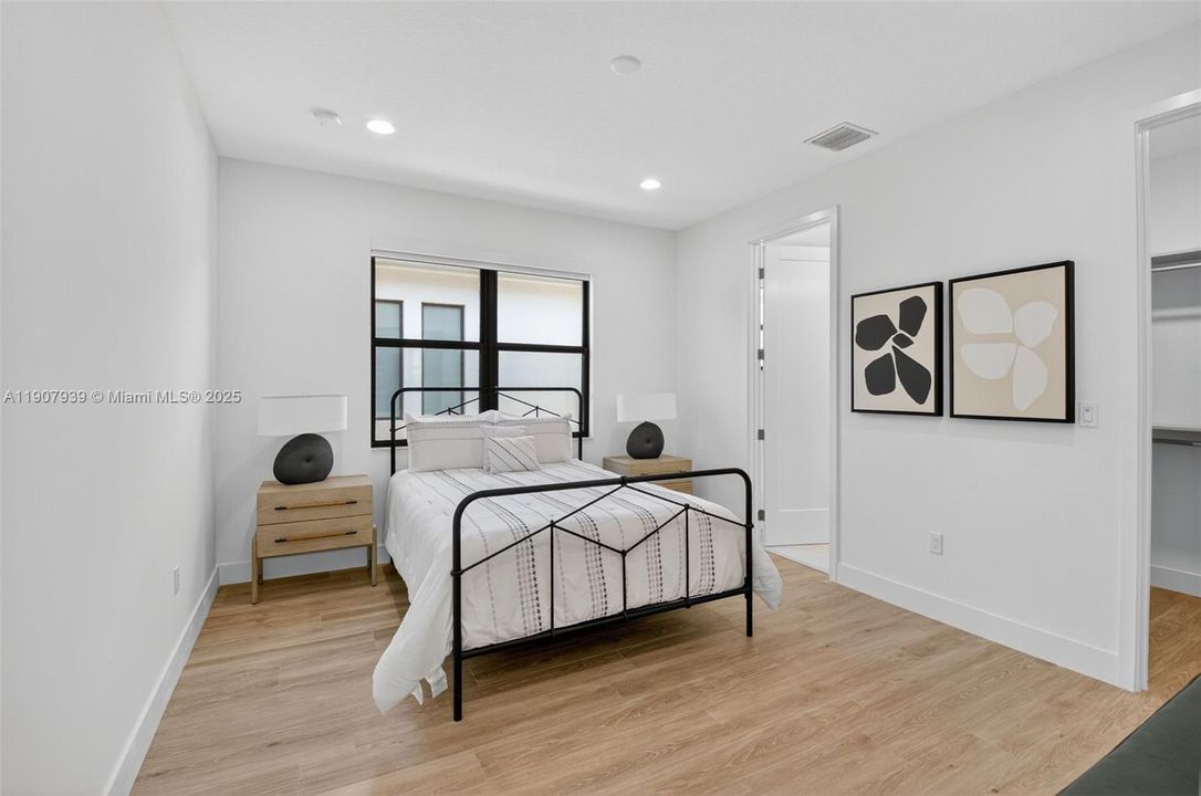 For Rent: $18,000 (5 beds, 7 baths, 4605 Square Feet)