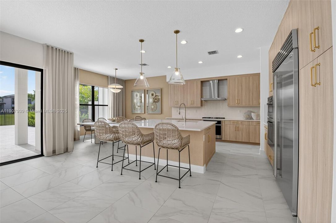 For Rent: $18,000 (5 beds, 7 baths, 4605 Square Feet)