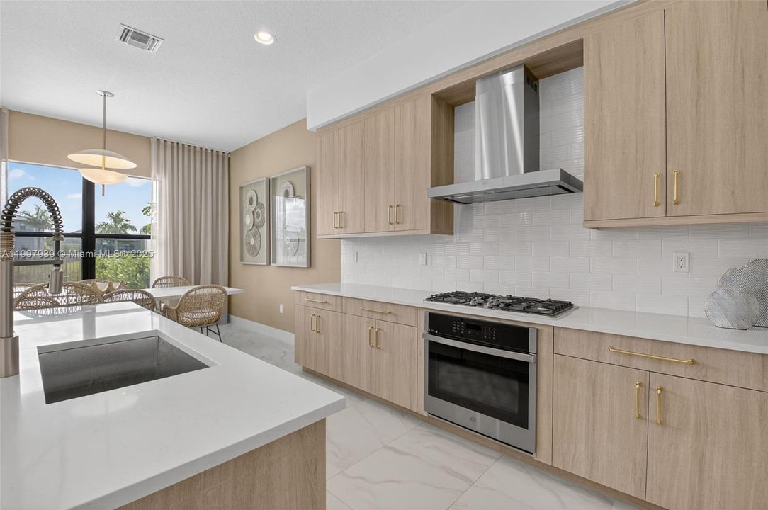 For Rent: $18,000 (5 beds, 7 baths, 4605 Square Feet)