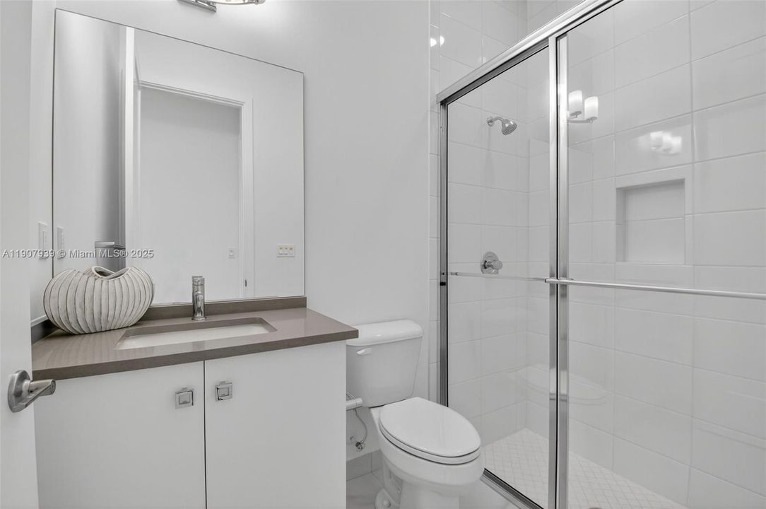 For Rent: $18,000 (5 beds, 7 baths, 4605 Square Feet)