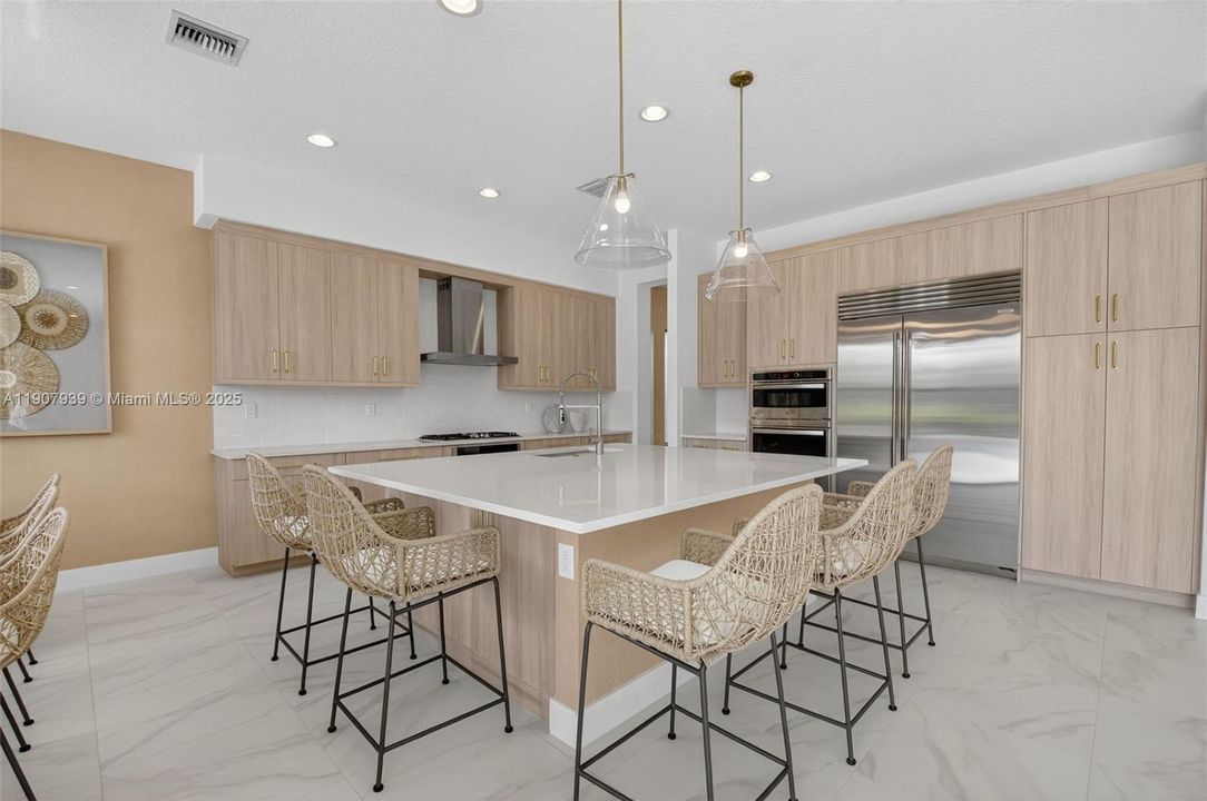 For Rent: $18,000 (5 beds, 7 baths, 4605 Square Feet)