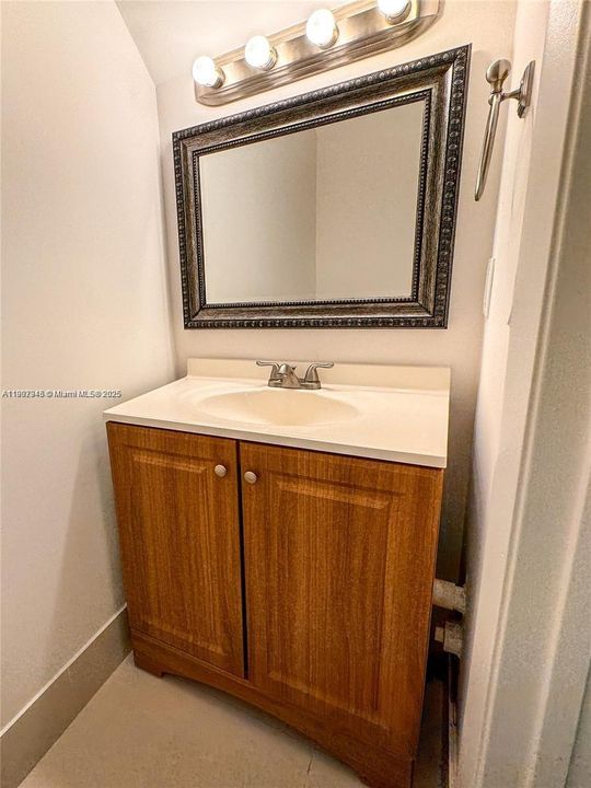 En Venta: $427,000 (2 camas, 1 baños, 0 Pies cuadrados)