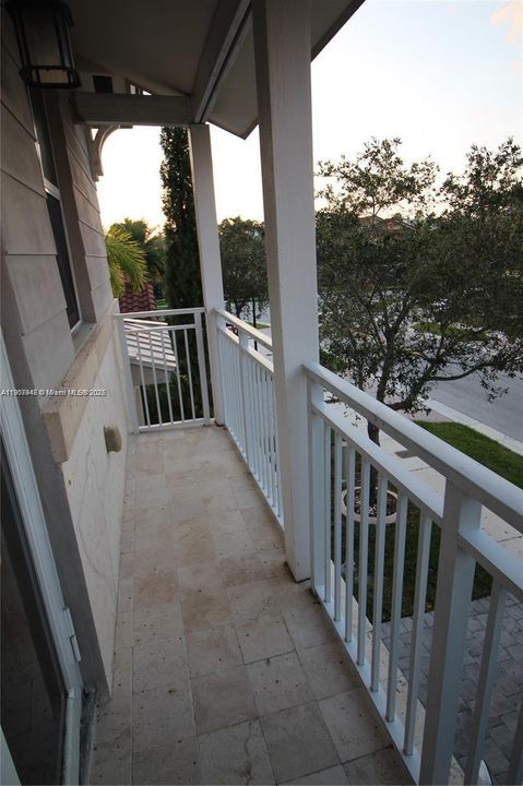 合同活跃: $6,000 (5 贝兹, 4 浴室, 3205 平方英尺)