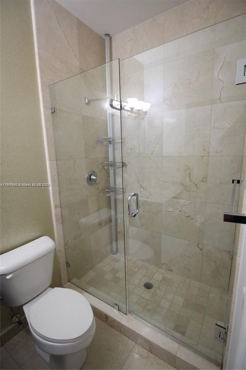 合同活跃: $6,000 (5 贝兹, 4 浴室, 3205 平方英尺)