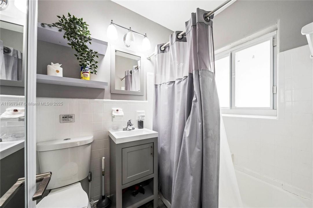 待售: $999,000 (0 贝兹, 0 浴室, 1938 平方英尺)