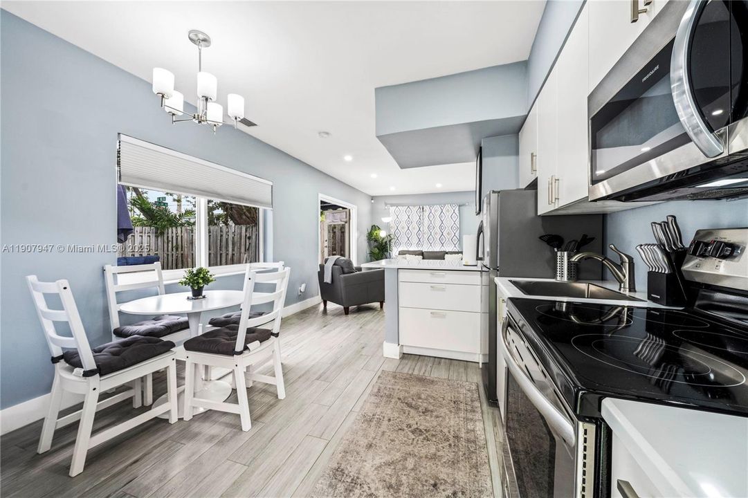 待售: $999,000 (0 贝兹, 0 浴室, 1938 平方英尺)