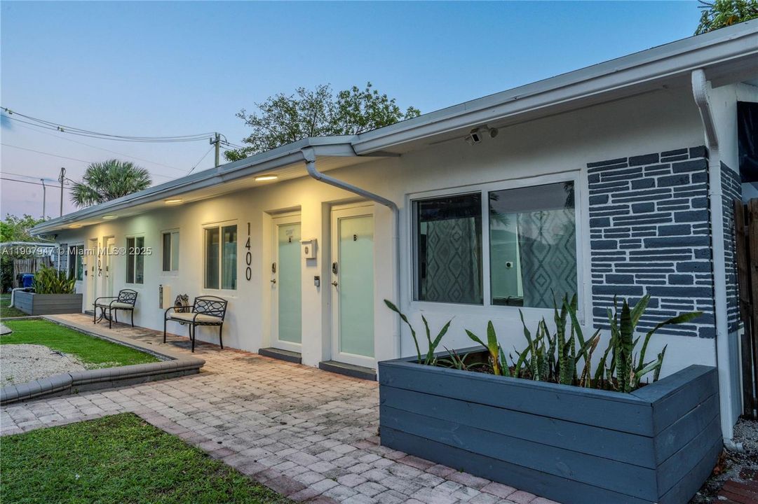 待售: $999,000 (0 贝兹, 0 浴室, 1938 平方英尺)