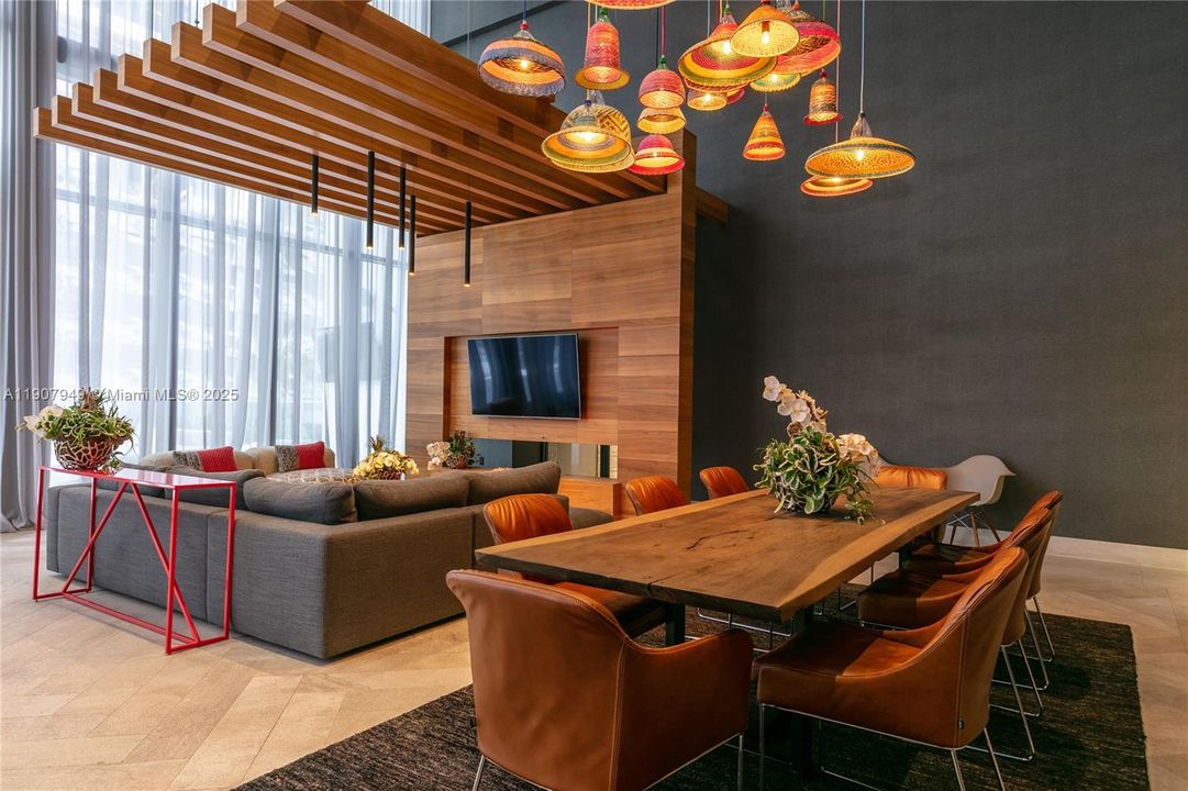 For Rent: $5,100 (2 beds, 2 baths, 1100 Square Feet)