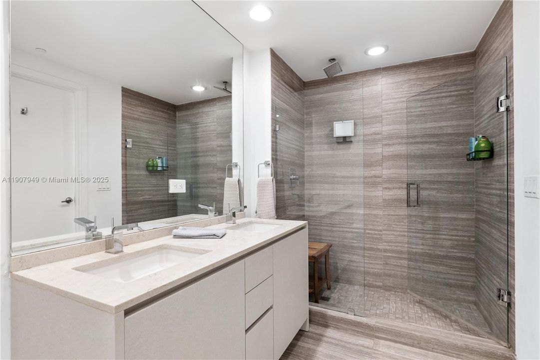 For Rent: $5,100 (2 beds, 2 baths, 1100 Square Feet)