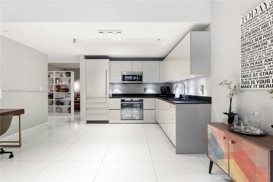 For Rent: $5,100 (2 beds, 2 baths, 1100 Square Feet)