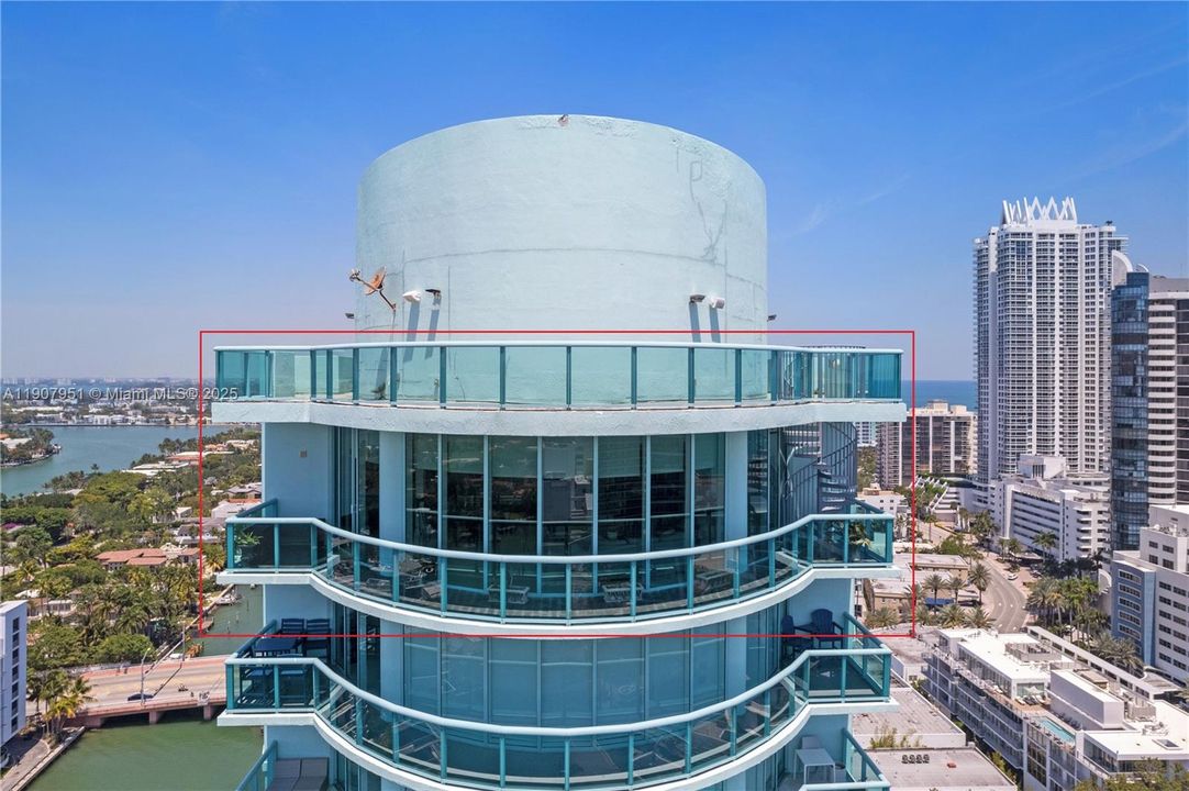 For Sale: $4,300,000 (3 beds, 3 baths, 2600 Square Feet)