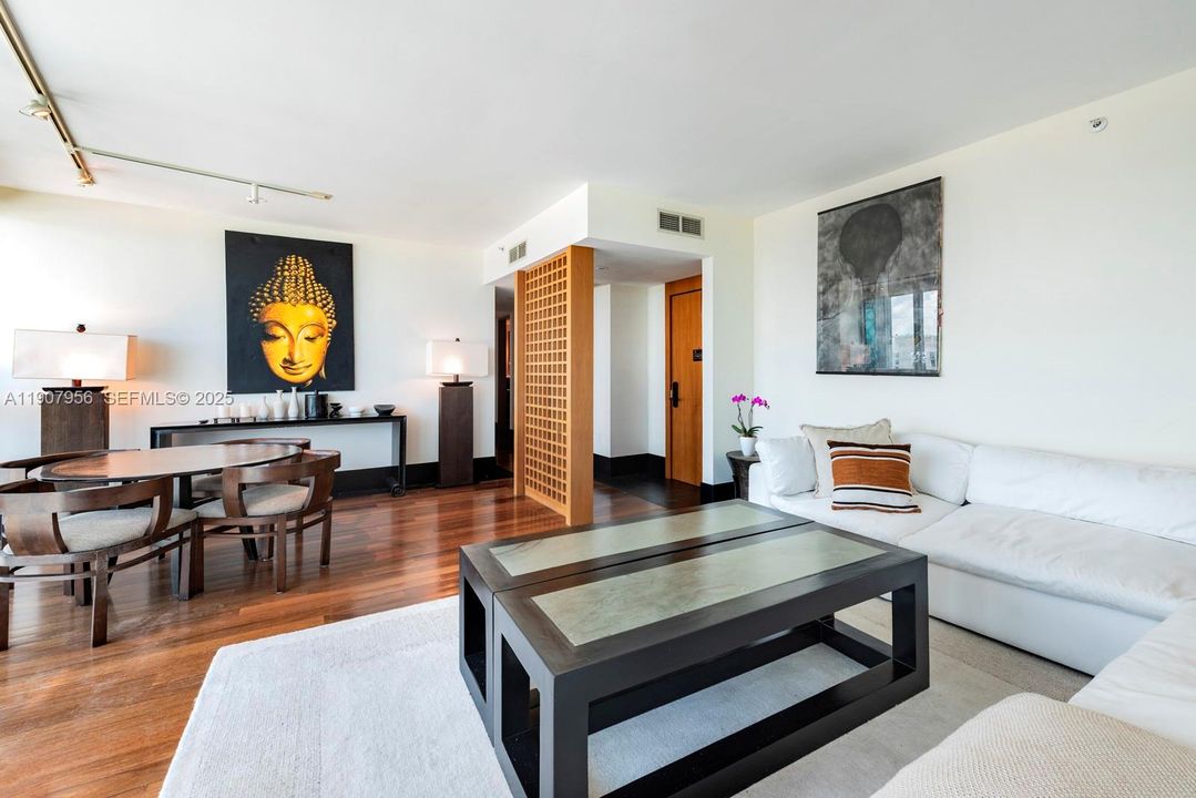 For Rent: $27,000 (2 beds, 2 baths, 1162 Square Feet)