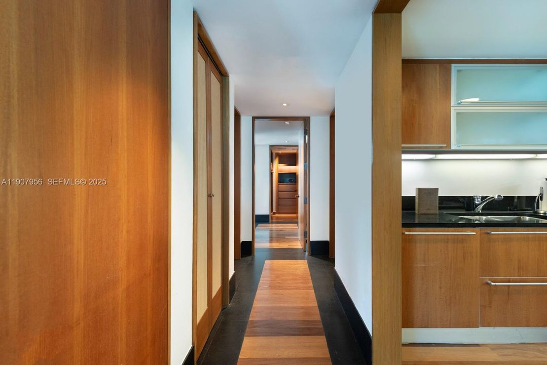 For Rent: $27,000 (2 beds, 2 baths, 1162 Square Feet)